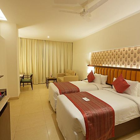 Grand Continent Secunderabad A Sarovar Portico Affiliate Hotel Exterior photo