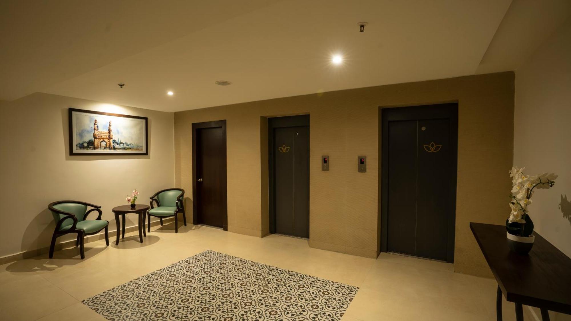 Grand Continent Secunderabad A Sarovar Portico Affiliate Hotel Exterior photo