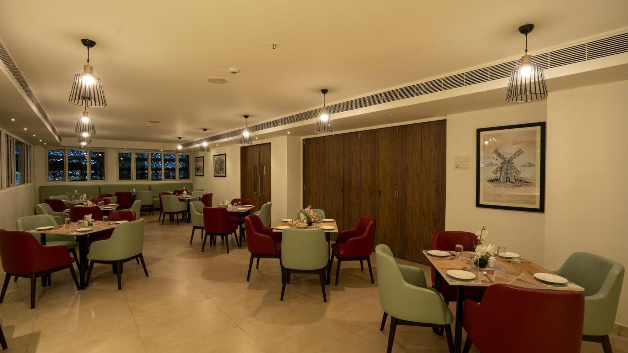 Grand Continent Secunderabad A Sarovar Portico Affiliate Hotel Exterior photo